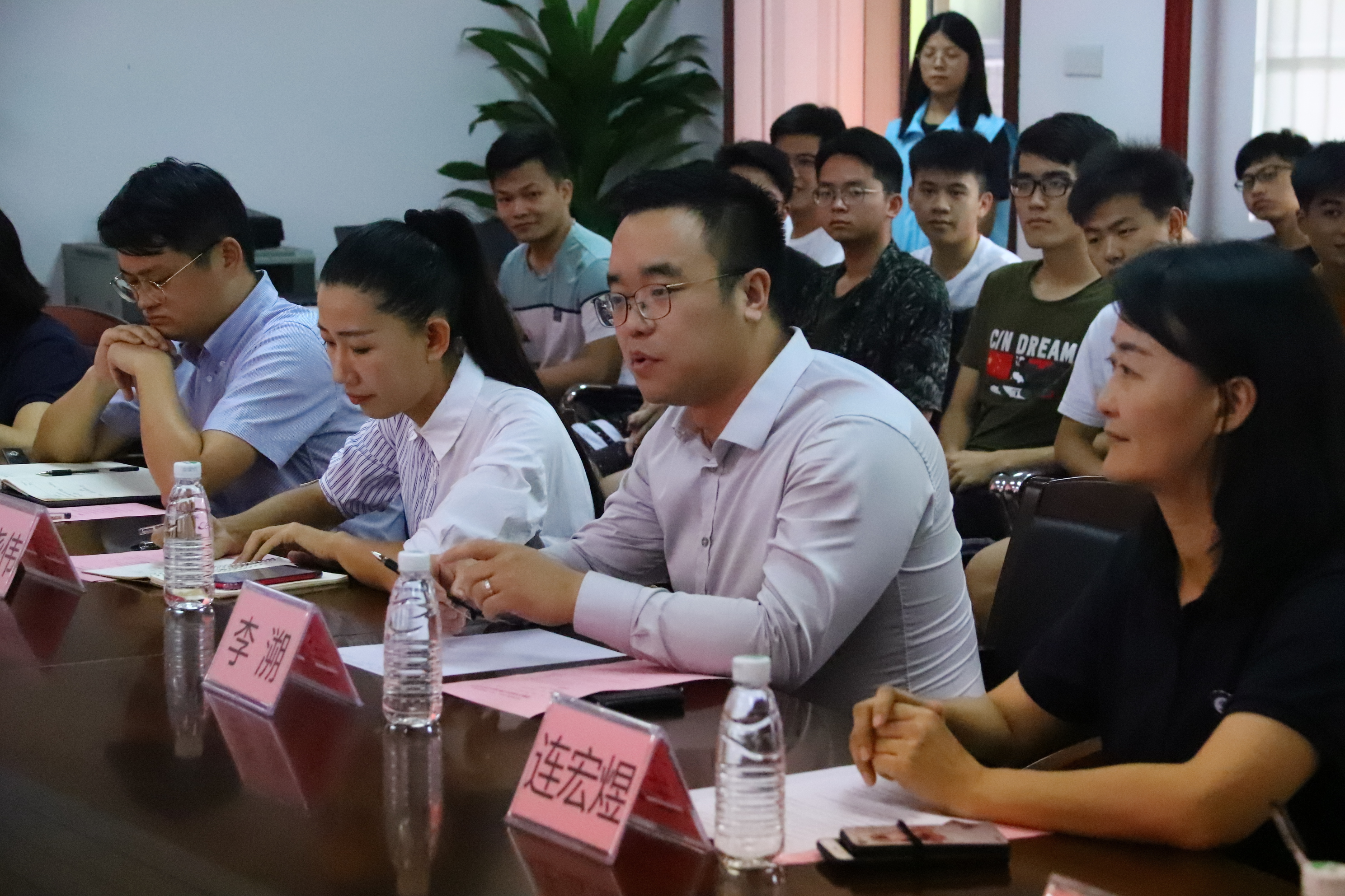 D:\环建学工2019.6\【宣传工作】\【新闻稿】\1 cgpay钱包动态
\cgpay钱包
与鹏万里—研途考研东莞分校签署战略合作协议并举行考研导师聘任仪式\2 鹏万里—研途考研东莞分校负责人讲话.jpg D:\环建学工2019.6\【宣传工作】\【新闻稿】\1 cgpay钱包动态
\cgpay钱包
与鹏万里—研途考研东莞分校签署战略合作协议并举行考研导师聘任仪式\2 鹏万里—研途考研东莞分校负责人讲话.jpg